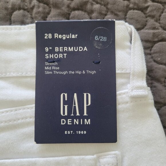 NWT White Bermuda GAP Shorts Size 28 - Picture 4 of 4